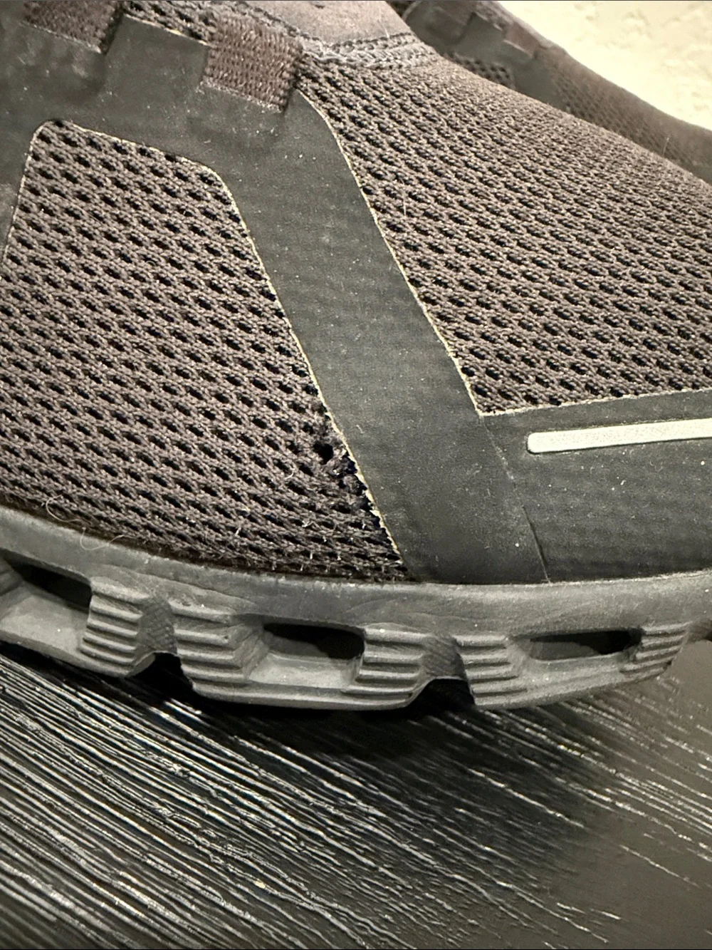 On Running Running Men's Cloudswift Black Running Shoes